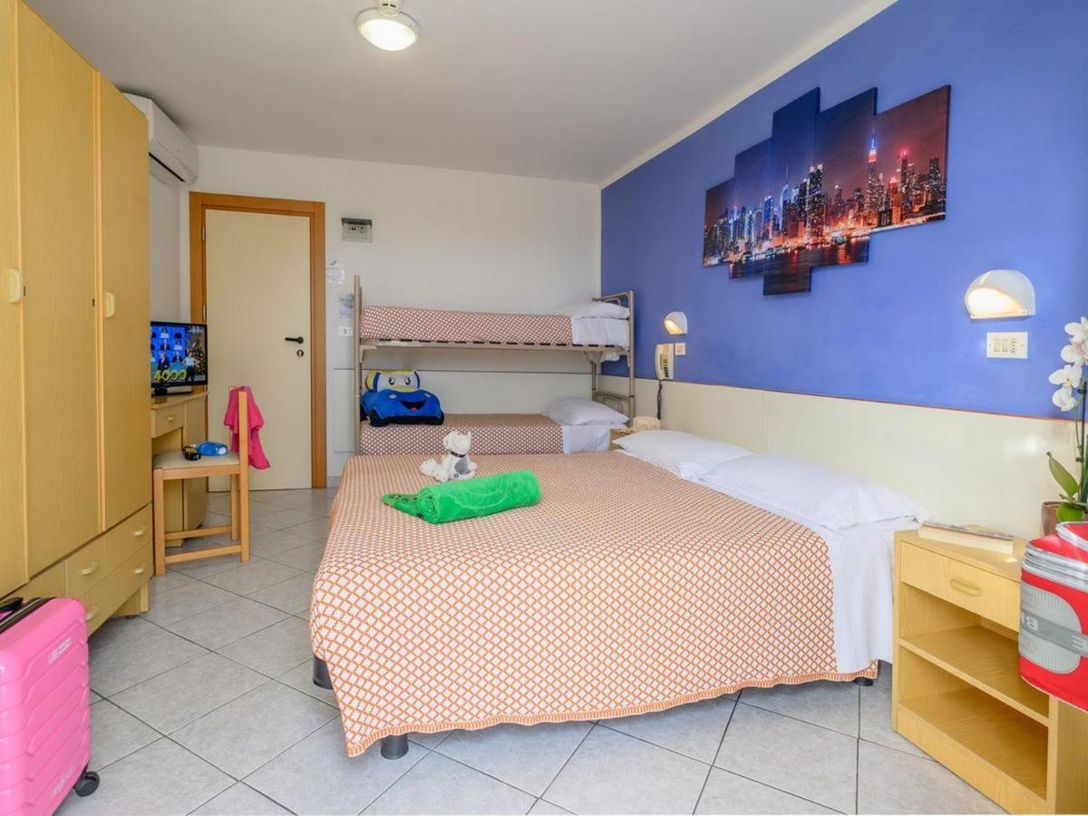 Hotel City ミザーノ・アドリアーティコ エクステリア 写真